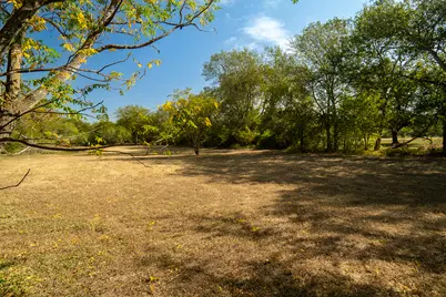 904 Linden Street, Bastrop, TX 78602 - Photo 3