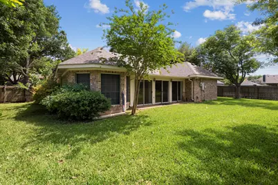 1906 Meadow Ridge Drive, Taylor, TX 76574 - Photo 23