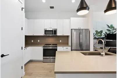 800 Embassy Drive #413, Austin, TX 78702 - Photo 5