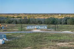 139 Azalea Ct, Dale, TX 78616 - Photo 5