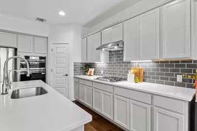 7201 Auburn Blaze Lane, Austin, TX 78744 - Photo 9