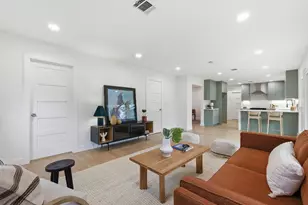 2005 Oakglen Dr, Austin, TX 78745 - Photo 11