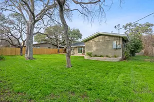 2005 Oakglen Dr, Austin, TX 78745 - Photo 29