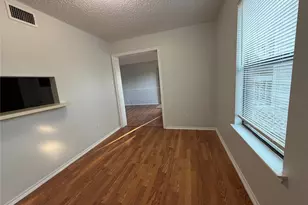107 E Morrow St, Georgetown, TX 78626 - Photo 5