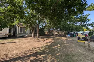 3208 E 16th St, Austin, TX 78721 - Photo 1