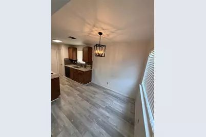 1100 E Logan Street, Round Rock, TX 78664 - Photo 3