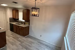 1100 E Logan St, Round Rock, TX 78664 - Photo 3