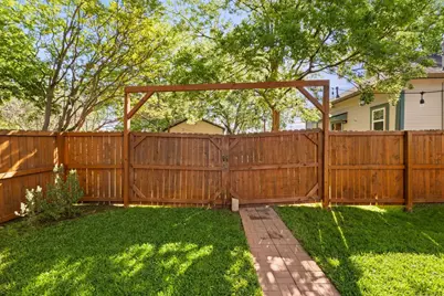 314 W Third Street, Taylor, TX 76574 - Photo 27