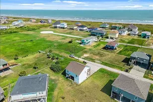157 Verdia Dr, Crystal Beach, TX 77650 - Photo 23