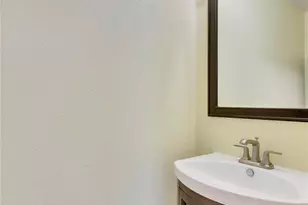 2212 Melissa Oaks Ln, Austin, TX 78744 - Photo 15
