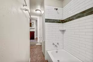 704 Franklin Blvd, Austin, TX 78751 - Photo 17