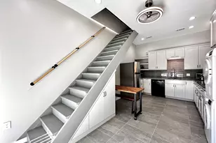 914 E 39th St, Austin, TX 78751 - Photo 5
