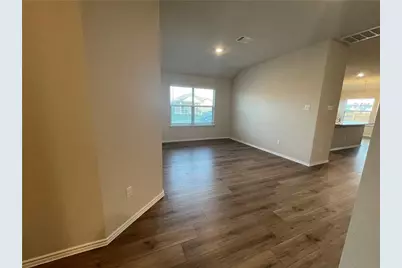 192 Beth Ann Loop, Taylor, TX 76574 - Photo 9