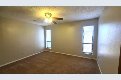13112 Lamplight Village Avenue, Austin, TX 78727 - Photo 11