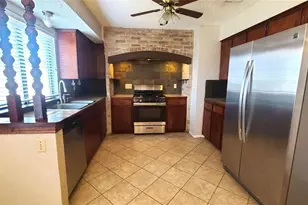 13112 Lamplight Village Ave, Austin, TX 78727 - Photo 9