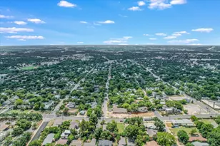 2414 E Martin Luther King Jr Blvd, Austin, TX 78702 - Photo 31