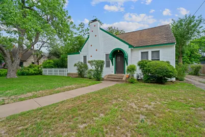 1709 W Lake Drive, Taylor, TX 76574 - Photo 1