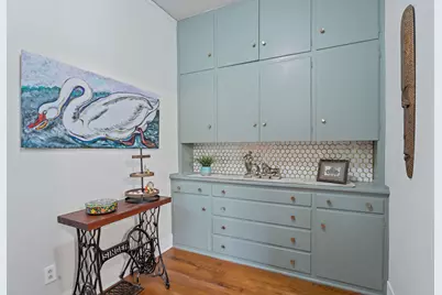 1709 W Lake Drive, Taylor, TX 76574 - Photo 9