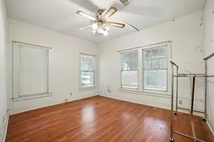 514 S Main St, Lockhart, TX 78644 - Photo 7