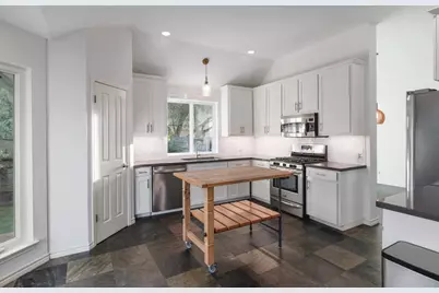 6901 Breezy Pass, Austin, TX 78749 - Photo 9