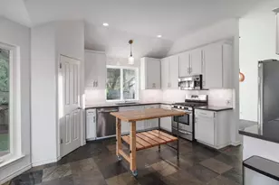 6901 Breezy Pass, Austin, TX 78749 - Photo 9