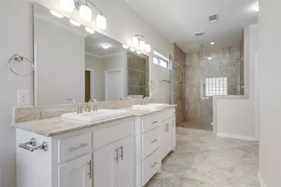 2009 American Drive, Lago Vista, TX 78645 - Photo 11