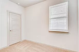 8033 Linnie Ln, Austin, TX 78724 - Photo 9