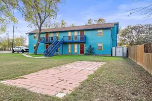 202 W Wheeler St, Manor, TX 78653 - Photo 3