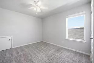 105 Quiet Man Dr, Jarrell, TX 76537 - Photo 15