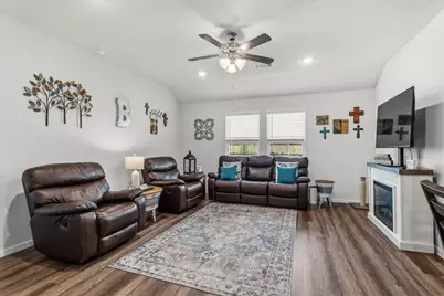 402 Perry Place, Rockdale, TX 76567 - Photo 19