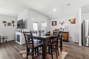 402 Perry Pl, Rockdale, TX 76567 - Photo 11
