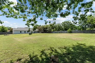 215 Spotted Fawn Dr, Hutto, TX 78634 - Photo 33