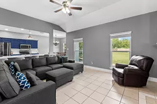 215 Spotted Fawn Dr, Hutto, TX 78634 - Photo 7