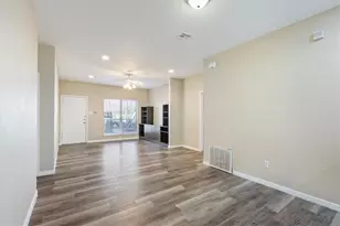 1907 S 17th St, Waco, TX 76706 - Photo 9