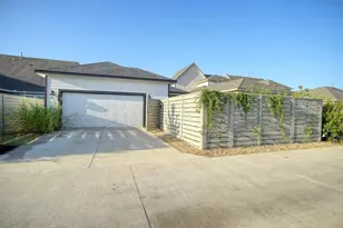 162 Adelton Blvd, Bastrop, TX 78602 - Photo 39