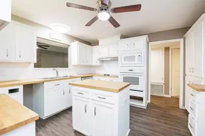 320 Long Pointe Drive, Portland, TX 78374 - Photo 9