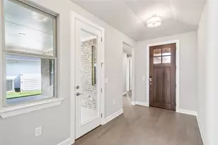 207 Sprinting Peak Dr, San Marcos, TX 78666 - Photo 3