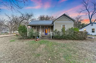 306 Garwood St, Smithville, TX 78957 - Photo 1