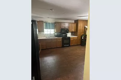 1017 W 3rd Street W, Taylor, TX 76574 - Photo 9