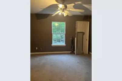 1017 W 3rd Street W, Taylor, TX 76574 - Photo 17