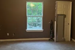 1017 W 3rd Street W, Taylor, TX 76574 - Photo 17