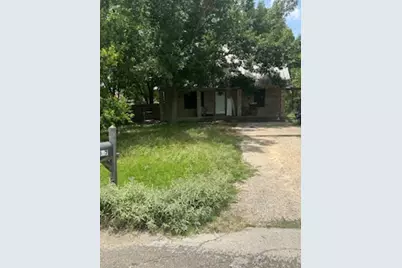 1017 W 3rd Street W, Taylor, TX 76574 - Photo 23