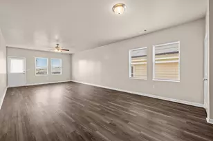 241 Night Riders Wy, Jarrell, TX 76537 - Photo 9