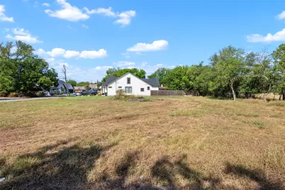 915 Torres Street, Lockhart, TX 78644 - Photo 17