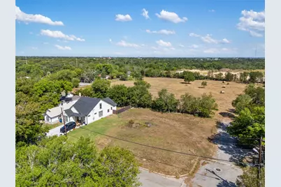 915 Torres Street, Lockhart, TX 78644 - Photo 9