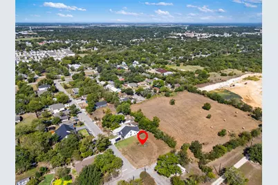 915 Torres Street, Lockhart, TX 78644 - Photo 27