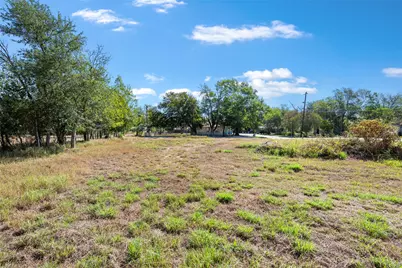 915 Torres Street, Lockhart, TX 78644 - Photo 25