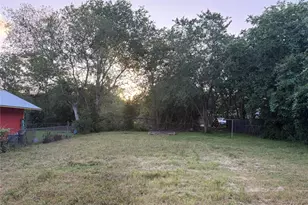 1060 Gardner, Austin, TX 78721 - Photo 27