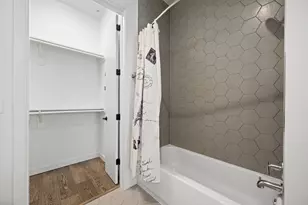 800 Embassy Dr, Austin, TX 78702 - Photo 17