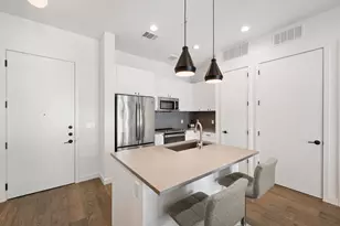 800 Embassy Dr, Austin, TX 78702 - Photo 3